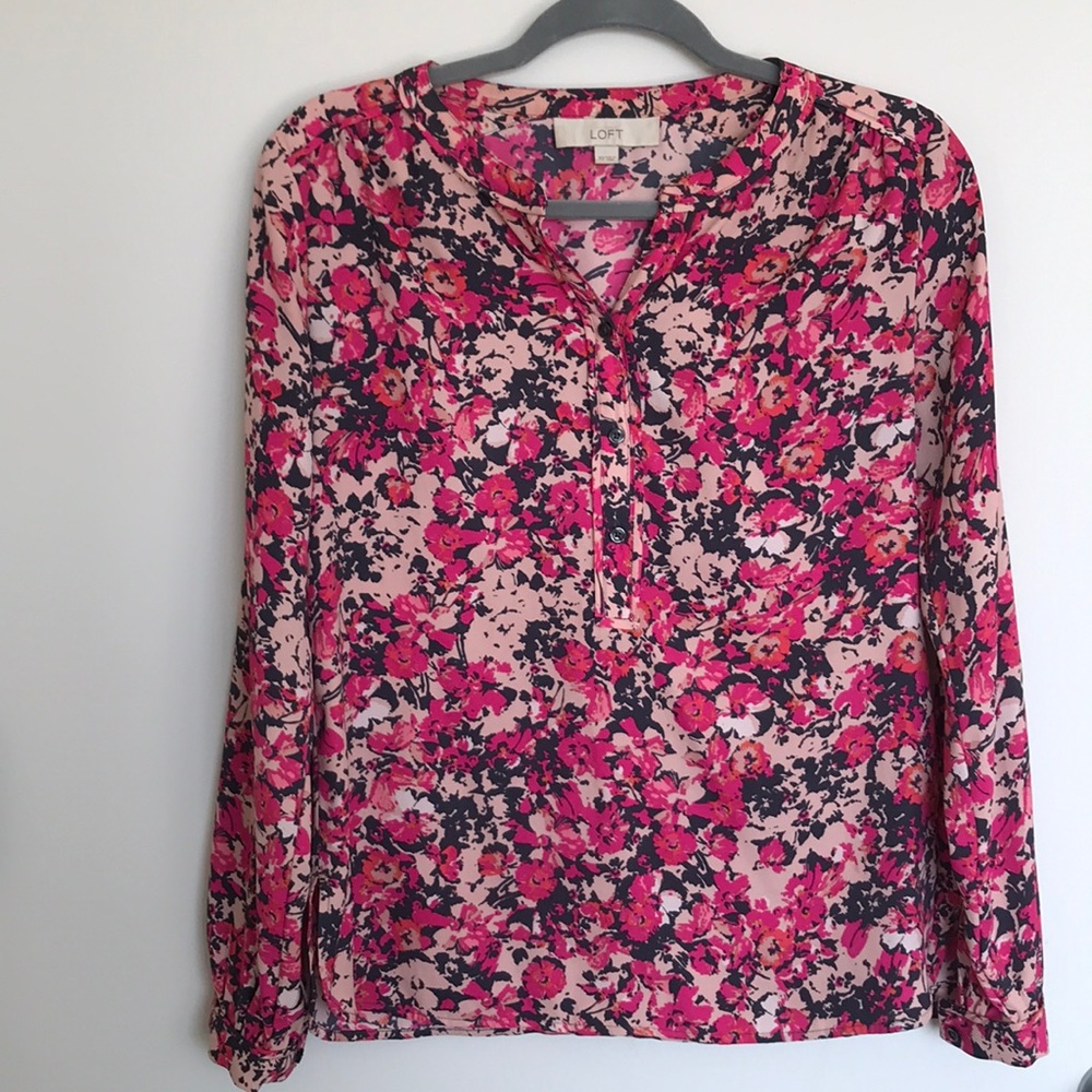 Women’s floral loft top in size XS